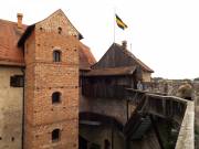 Renovierter Turm an der Burg