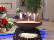 12 Neun Kerzen wurden für die Verstorbenen entzündet